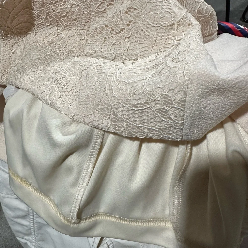 Vera Wang Cream Sleeveless Sheath Dress with V-Neck - Picture 4 of 6